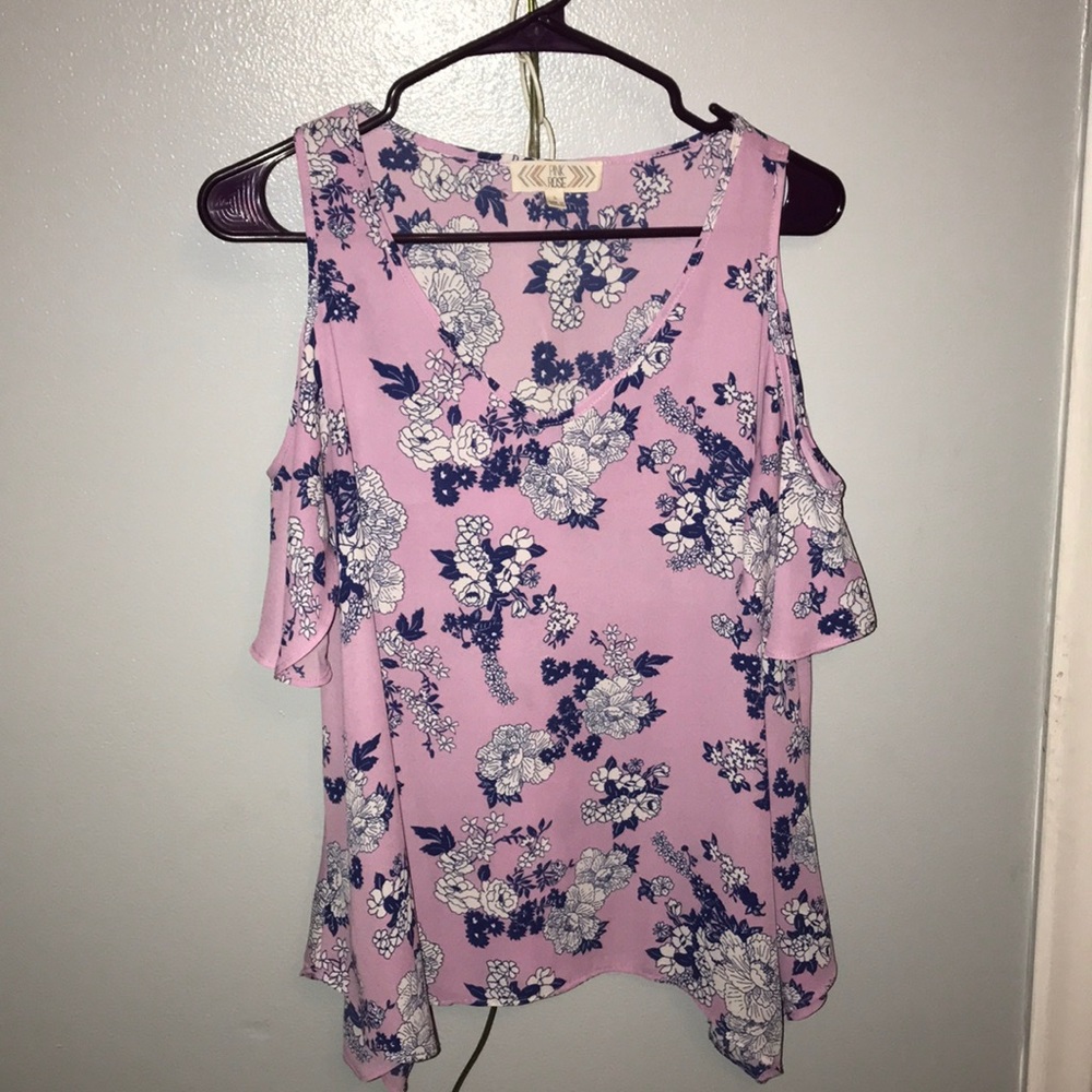 Women’s flowy blouse